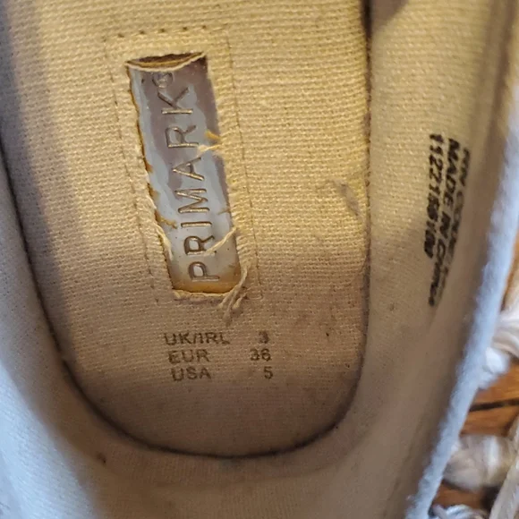 Shoes - Picture 5 of 5